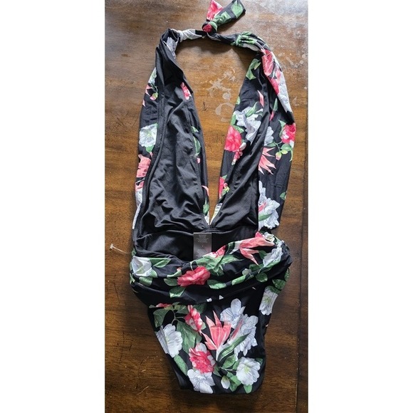 NWT Vince Camuto 6 Tropical Floral Plunge Halter Open Back 1PC Swimsuit 125901 - Picture 3 of 4